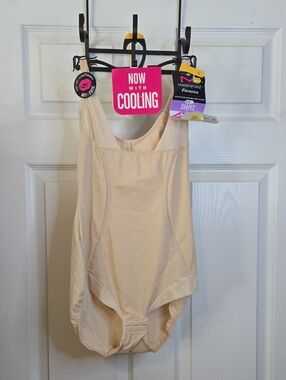 Maidenform Cream Shaping Bodysuit - Cooling